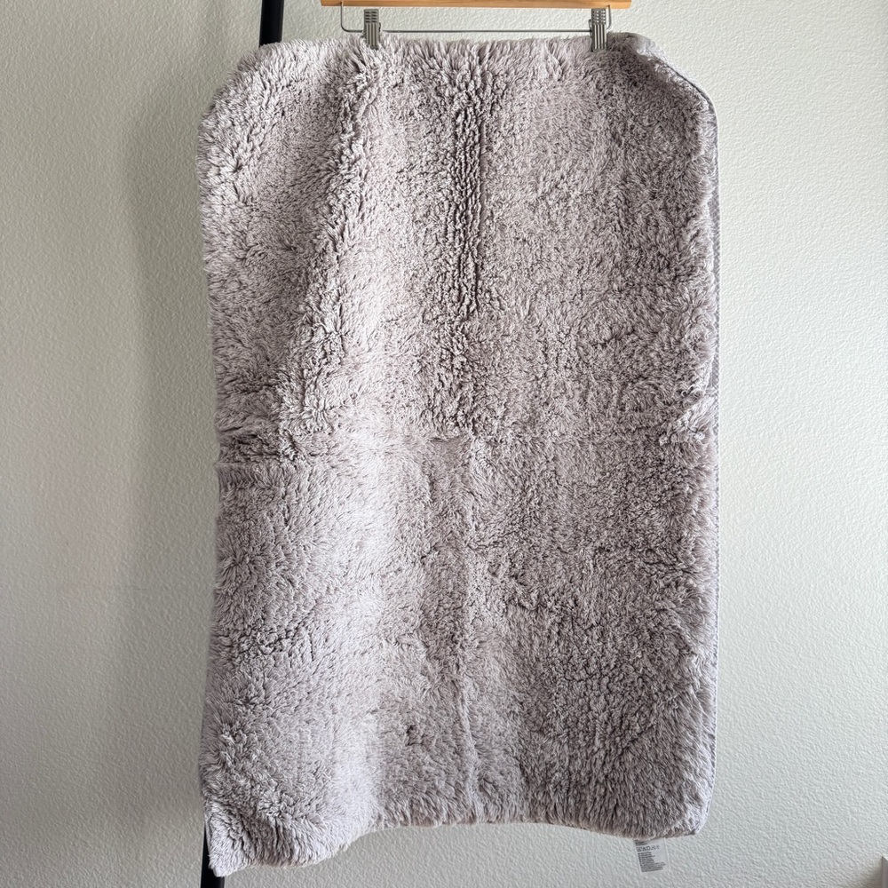 H&M bath mat